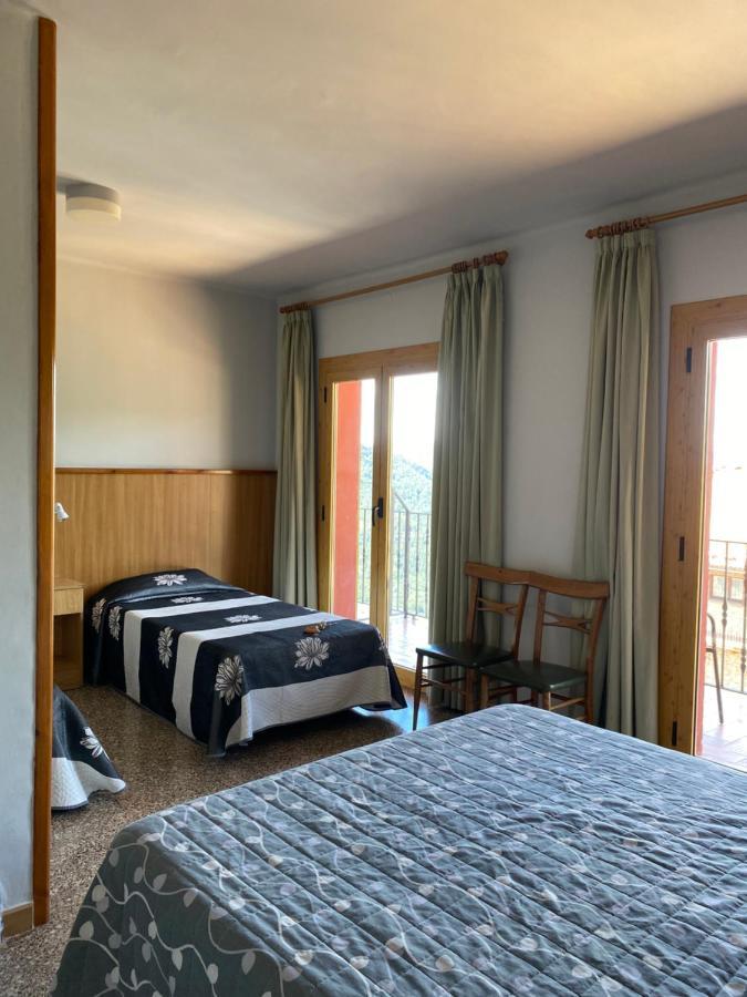 Hostal Alt Llobregat Castellar De N'Hug Exteriér fotografie