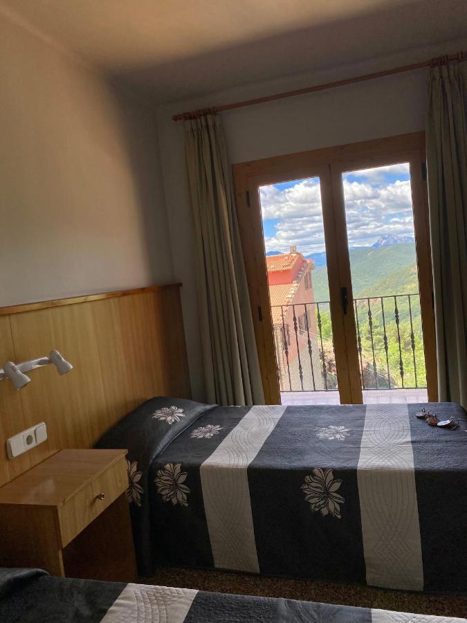 Hostal Alt Llobregat Castellar De N'Hug Exteriér fotografie