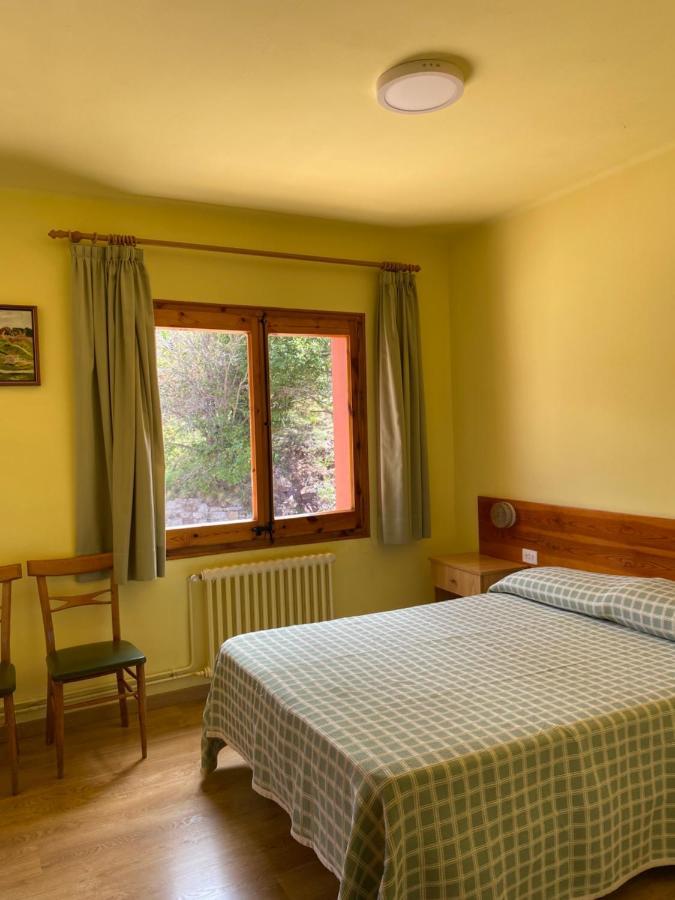Hostal Alt Llobregat Castellar De N'Hug Exteriér fotografie